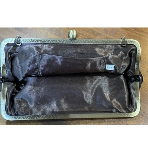 Unbranded brown evening bag with chain strap embellished flower front - Picture 7 of 7